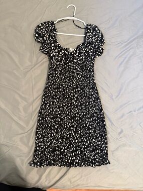 Black and White Floral Puff-Sleeve Midi Dress